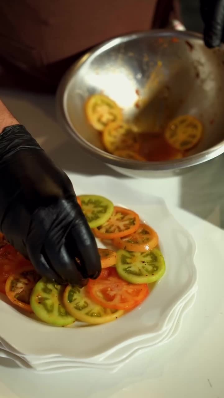 Pally - Restoran & Kokteyl Bar video