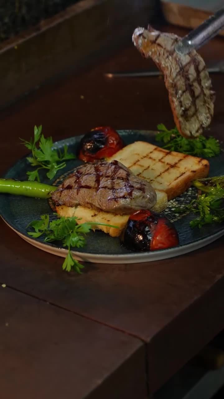Boğaziçi Restaurant Narlıdere video