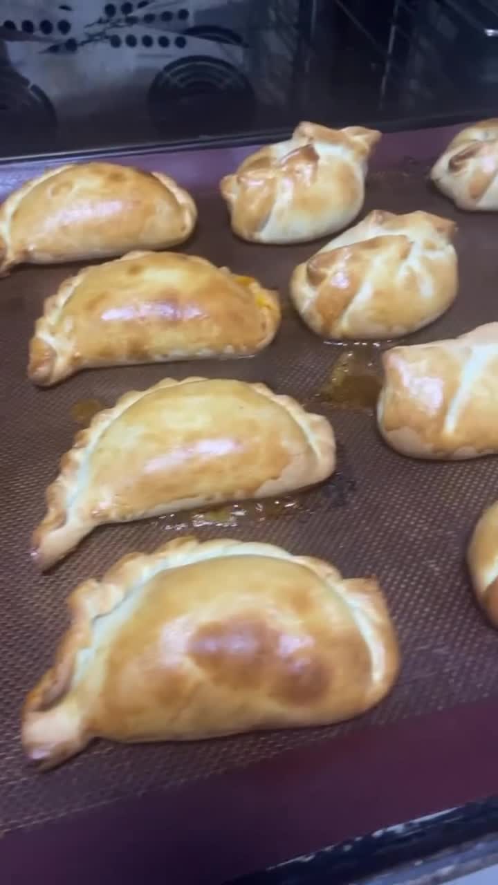 Delsur Empanadas video