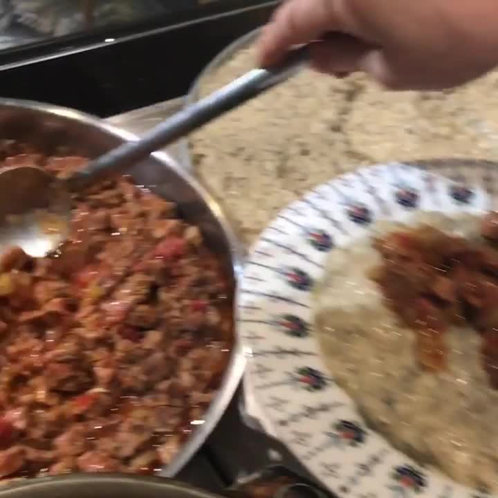 Ayşa Boşnak Börekçisi & Ev Yemekleri video