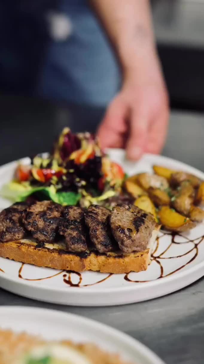 'Dut Restaurant Cafe Bar video