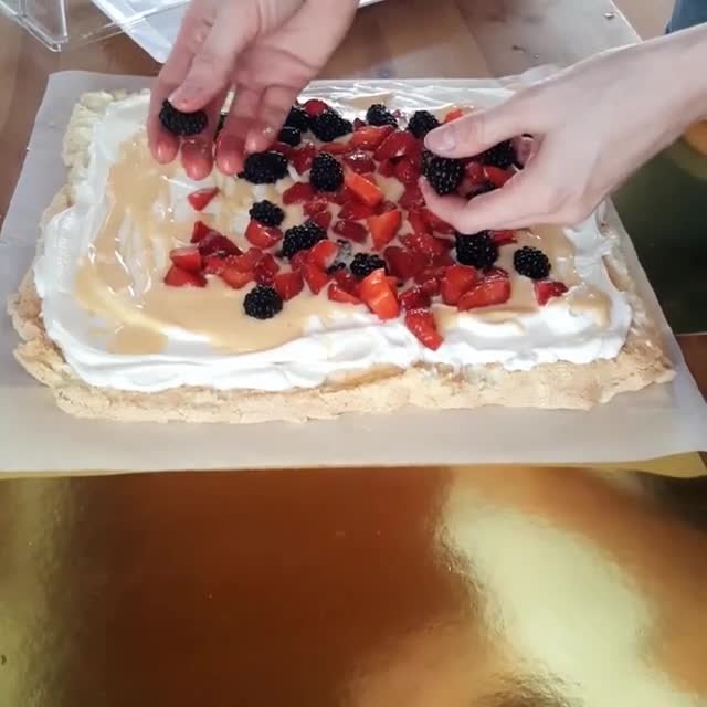 'Dut Restaurant Cafe Bar video