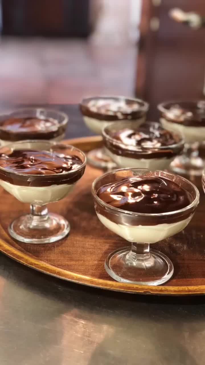 'Dut Restaurant Cafe Bar video