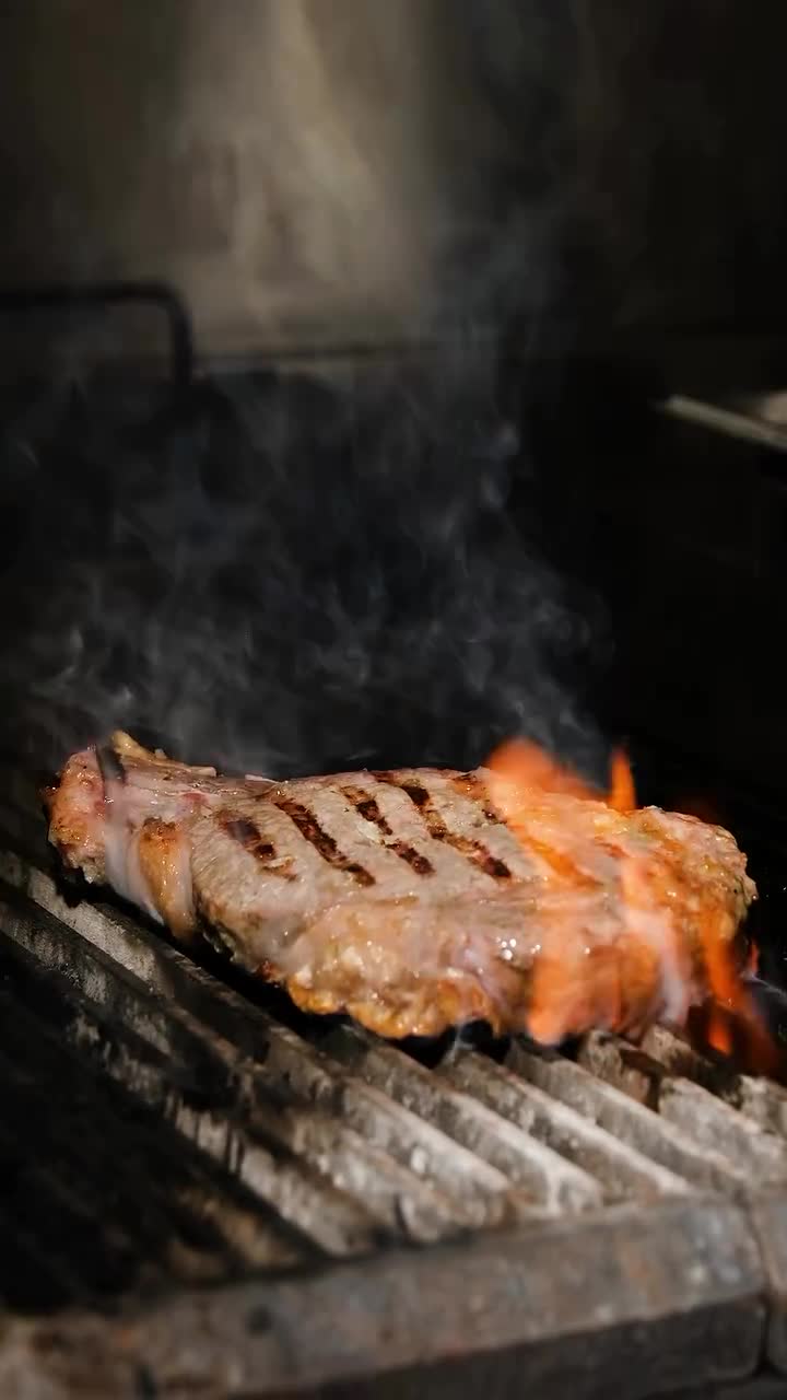 Pally - Restoran & Kokteyl Bar video