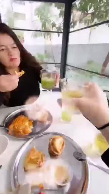 Delsur Empanadas video