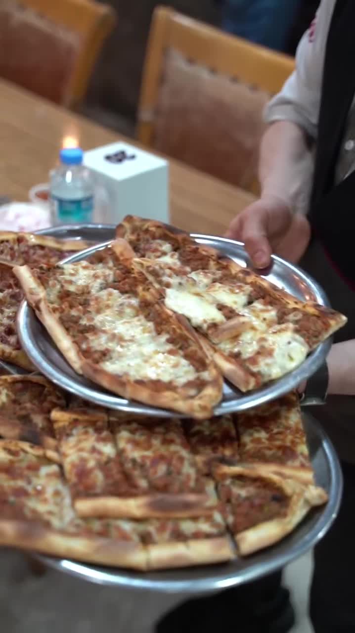Enra Şanlıurfa Kebap Corba Döner video