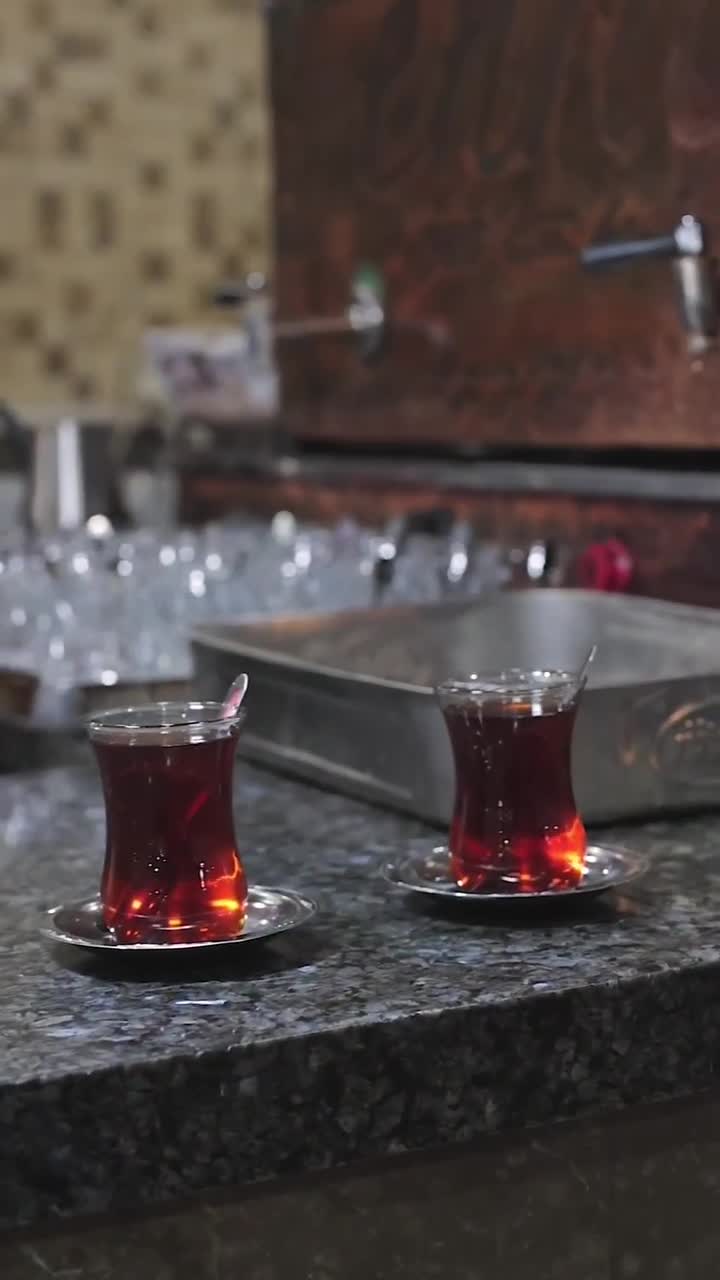 Enra Şanlıurfa Kebap Corba Döner video