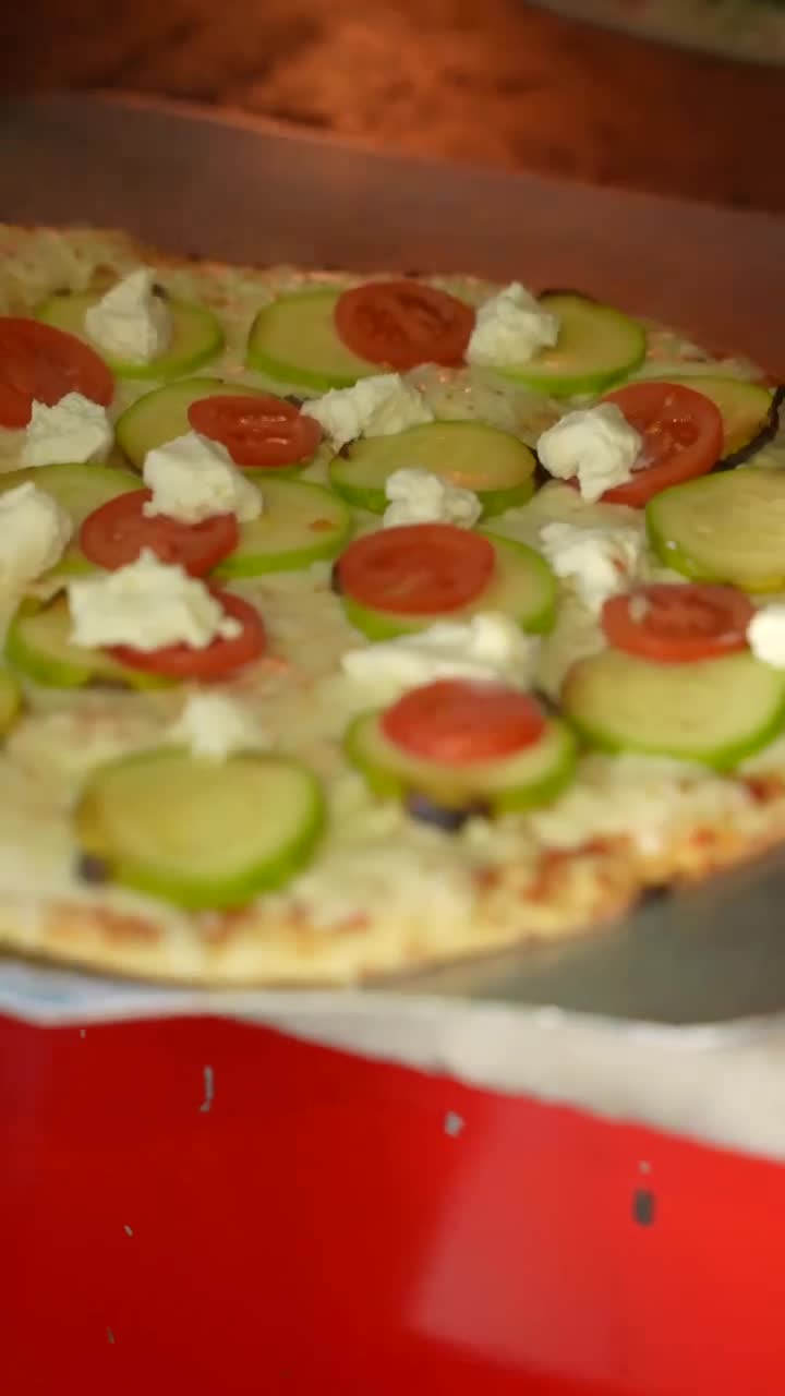 Pizza Locale video