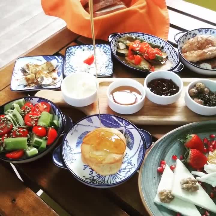 'Dut Restaurant Cafe Bar video