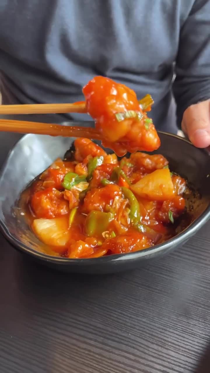 Hai Hai Sushi Bar & Asian Kitchen video