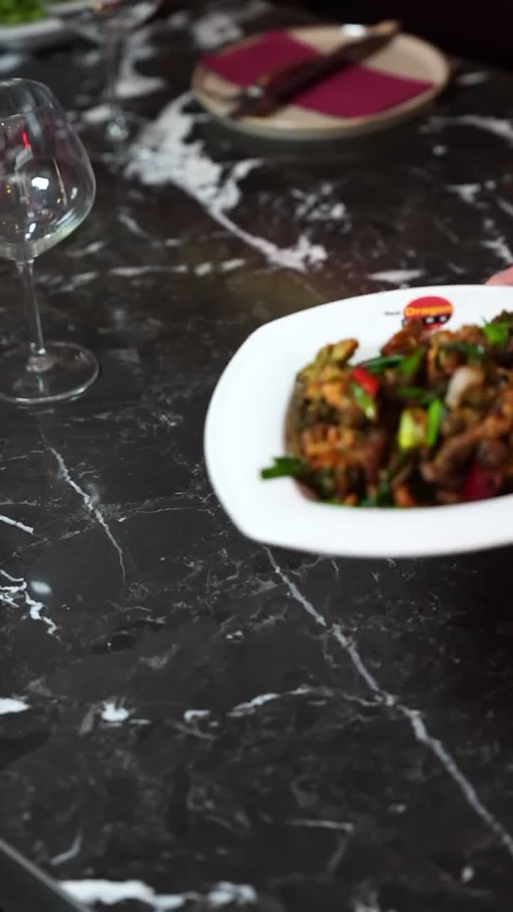 Red Dragon Çin Restoranı video