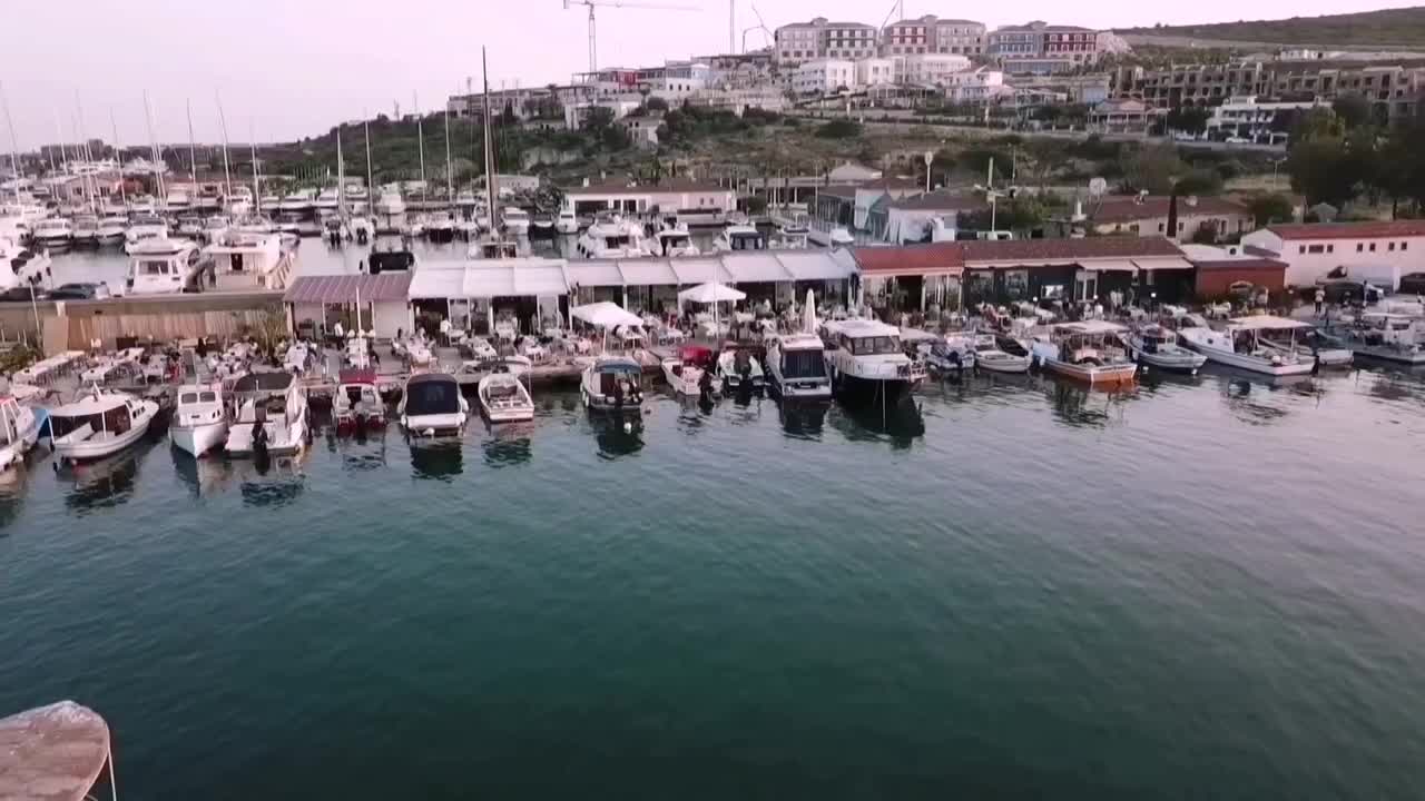 Fahri'nin Yeri Alaçatı video