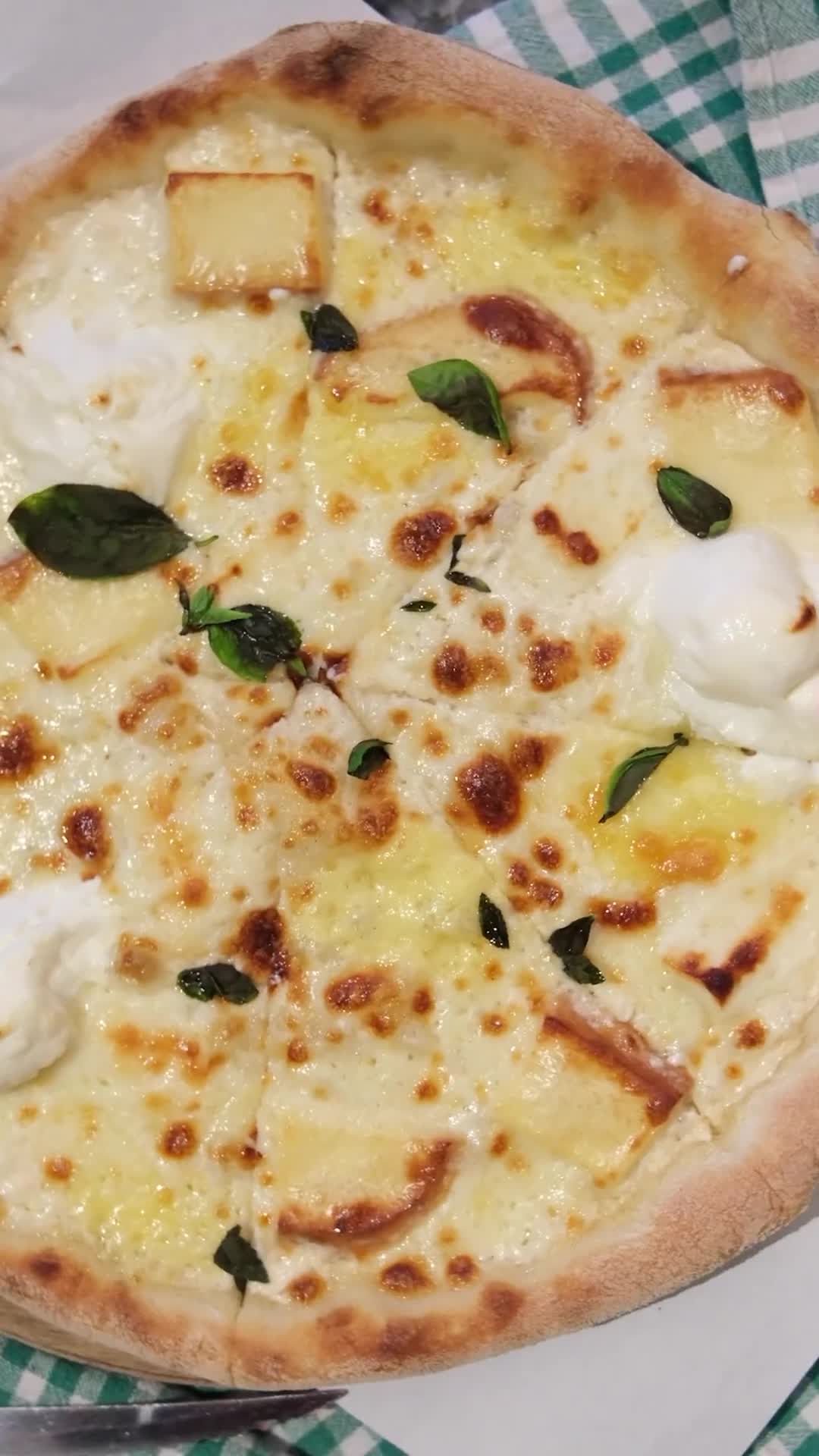 'Dut Restaurant Cafe Bar video