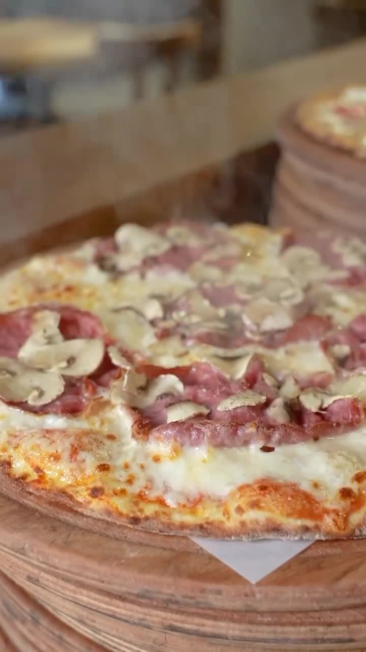 Pizza Locale video