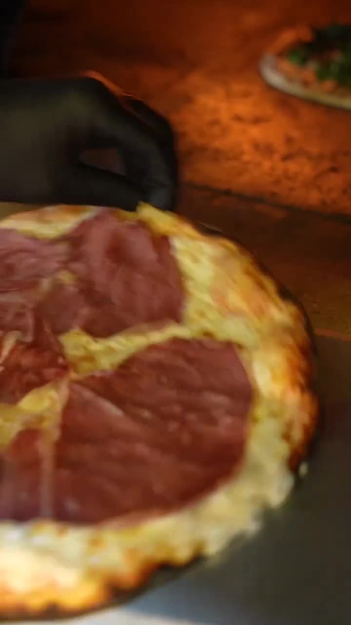 Pizza Locale video