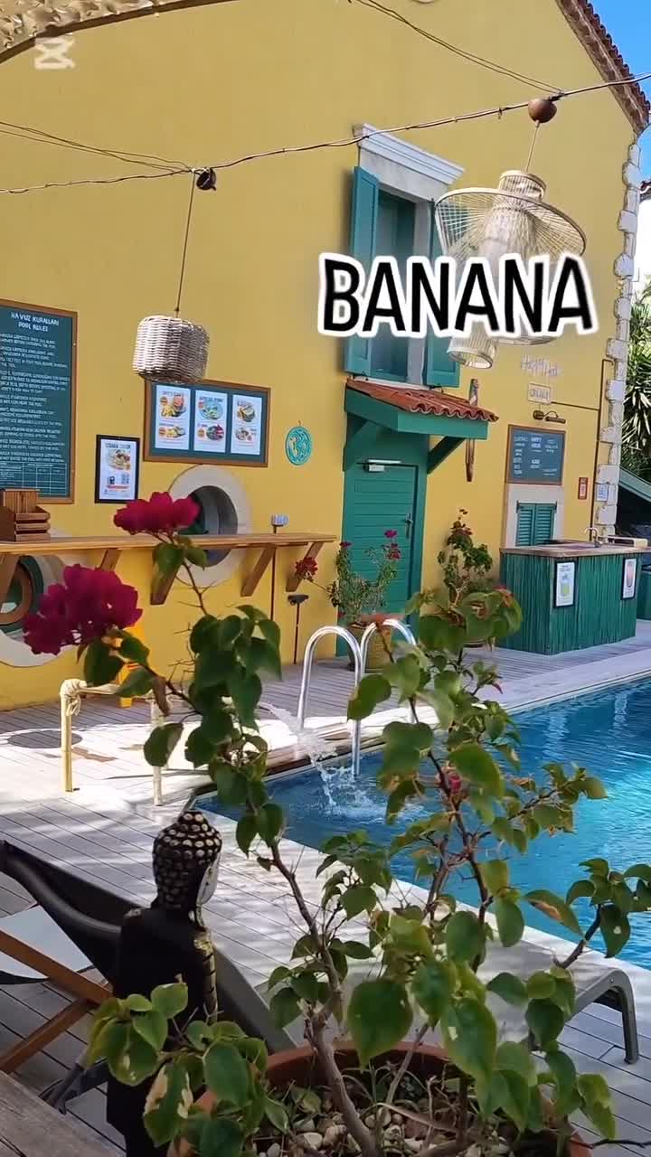 Banana Alaçatı Food & Stay video