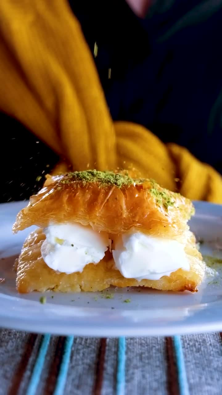 Ferdi Baba Restaurant - Çeşme Port Alaçatı video