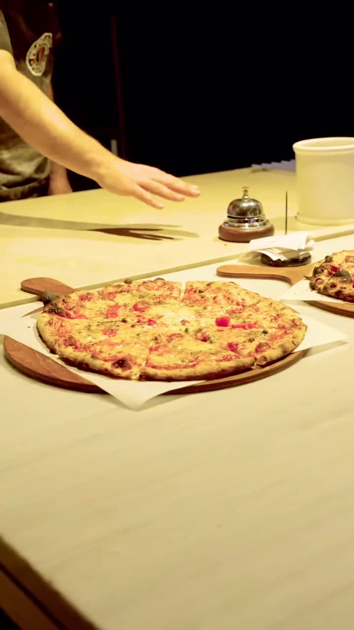 Peperino Pizza video