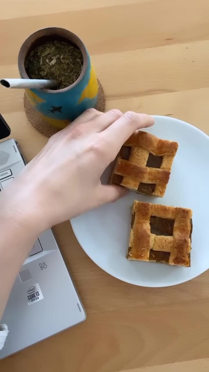 Delsur Empanadas video