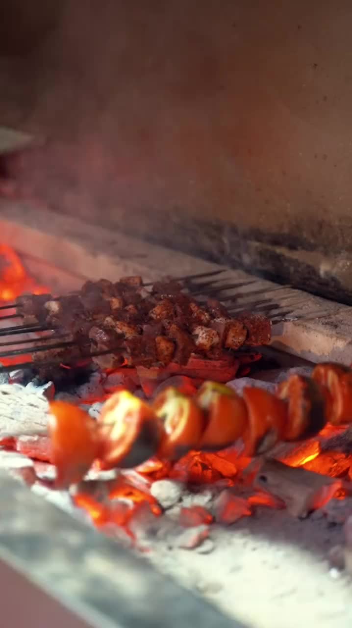 Enra Şanlıurfa Kebap Corba Döner video