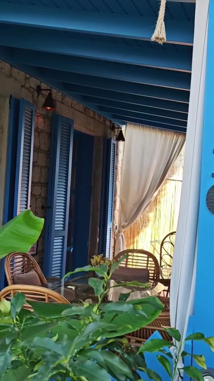 Banana Alaçatı Food & Stay video