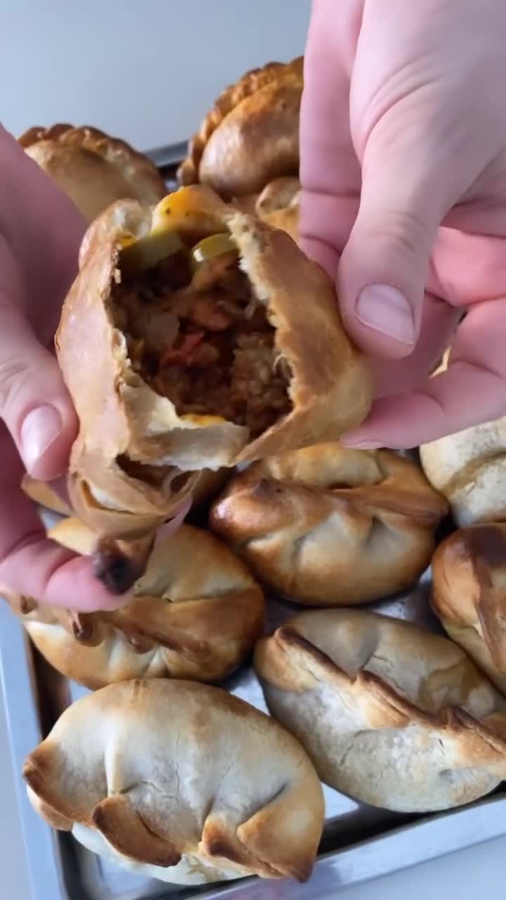 Delsur Empanadas video
