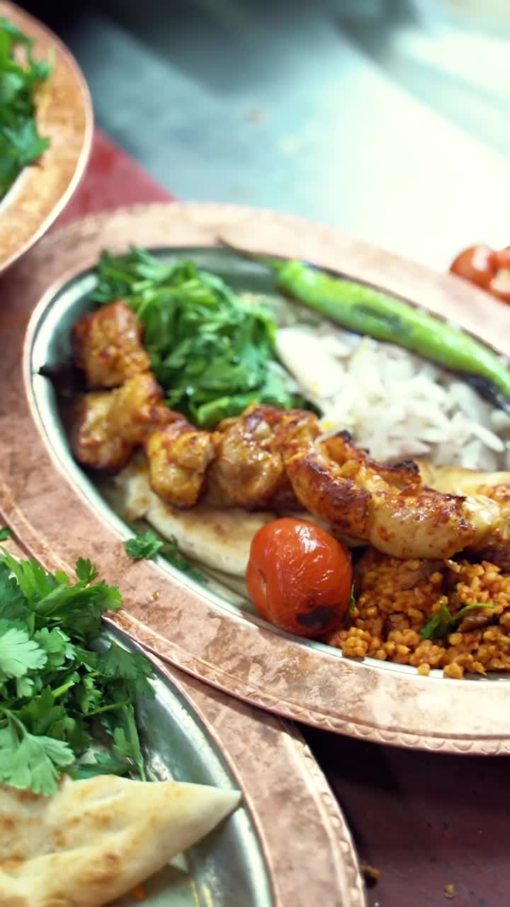 Enra Şanlıurfa Kebap Corba Döner video